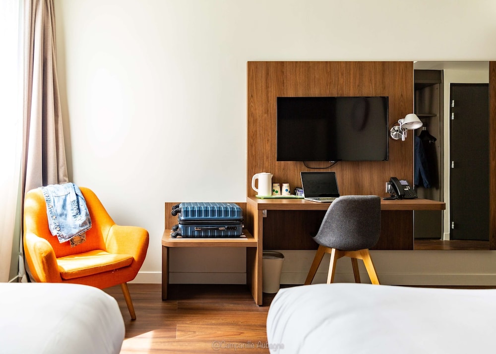 Standard Room, Multiple Beds - Photo 3