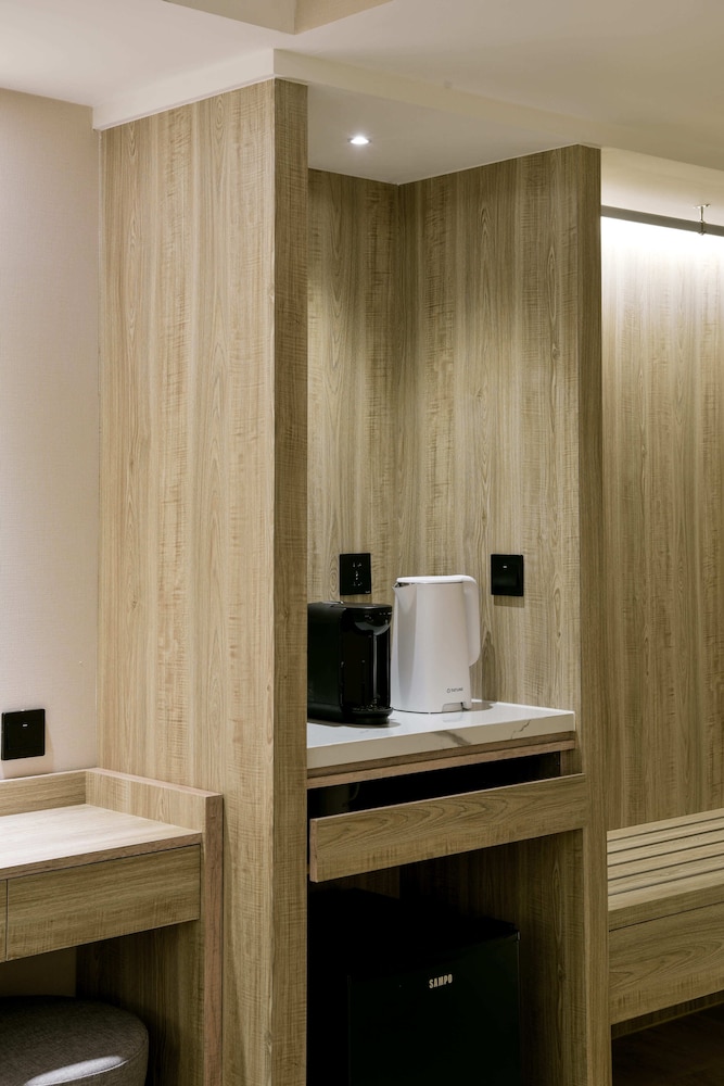 Superior Suite - Photo 15