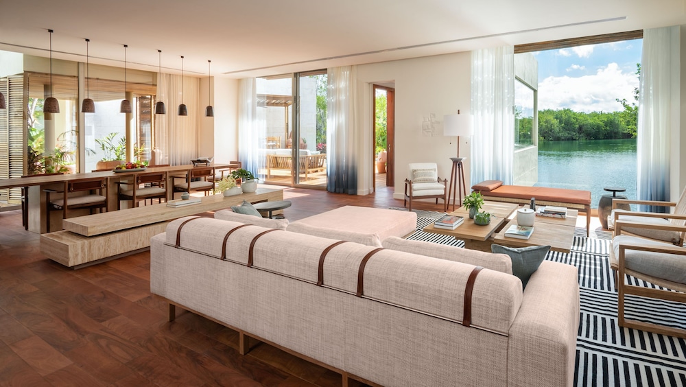 Presidential Suite (Lagoon)