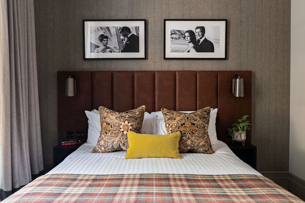 Deluxe Double Room, 1 King Bed photo 3