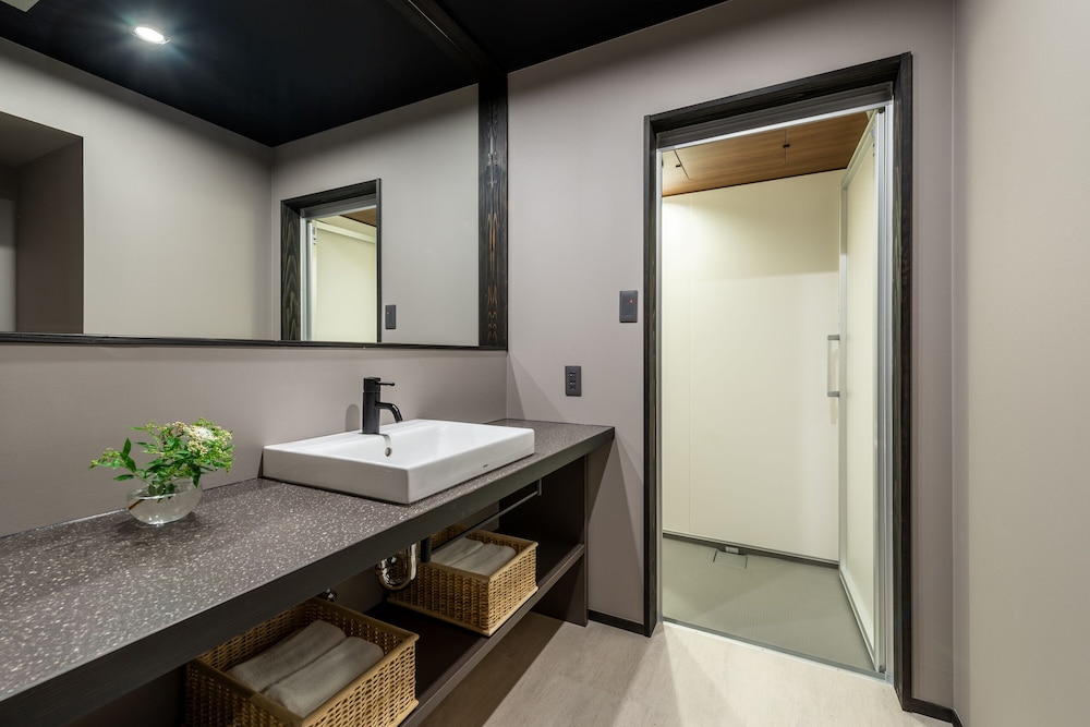 Traditional Twin Room, Non Smoking, Private Bathroom - Photo 11
