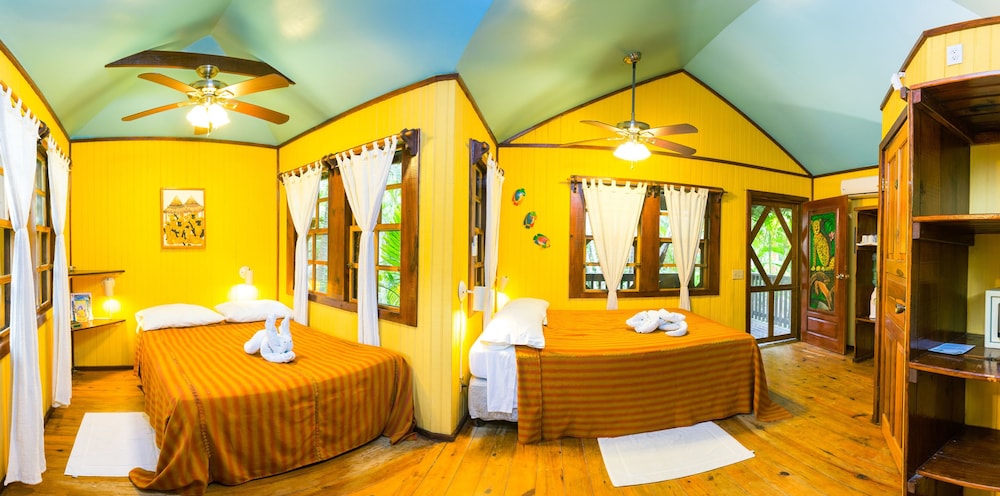 #4 (Double Queen Garden Cabana)