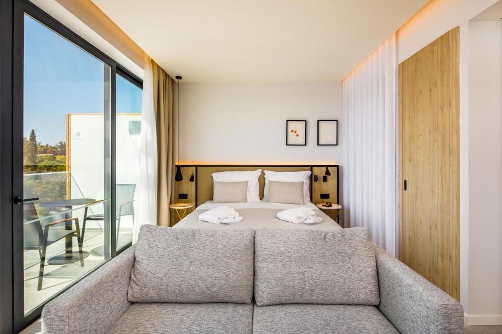 Premium Double Room - Photo 1