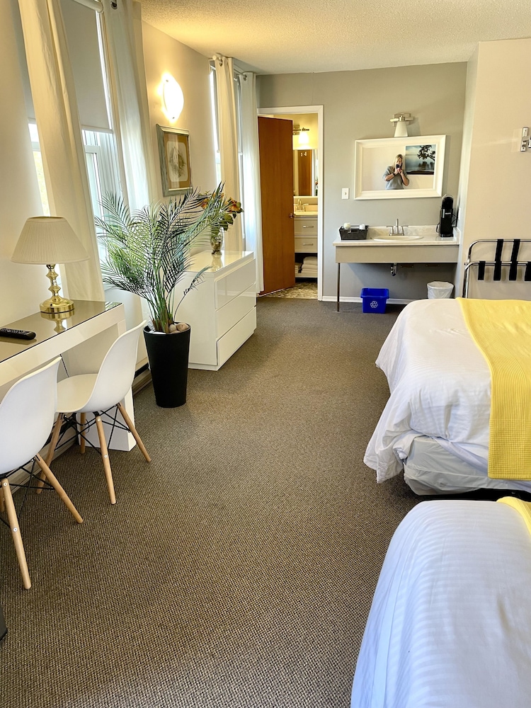 Executive Room, 2 Queen Beds, Balcony, Beach View (204) photo 2