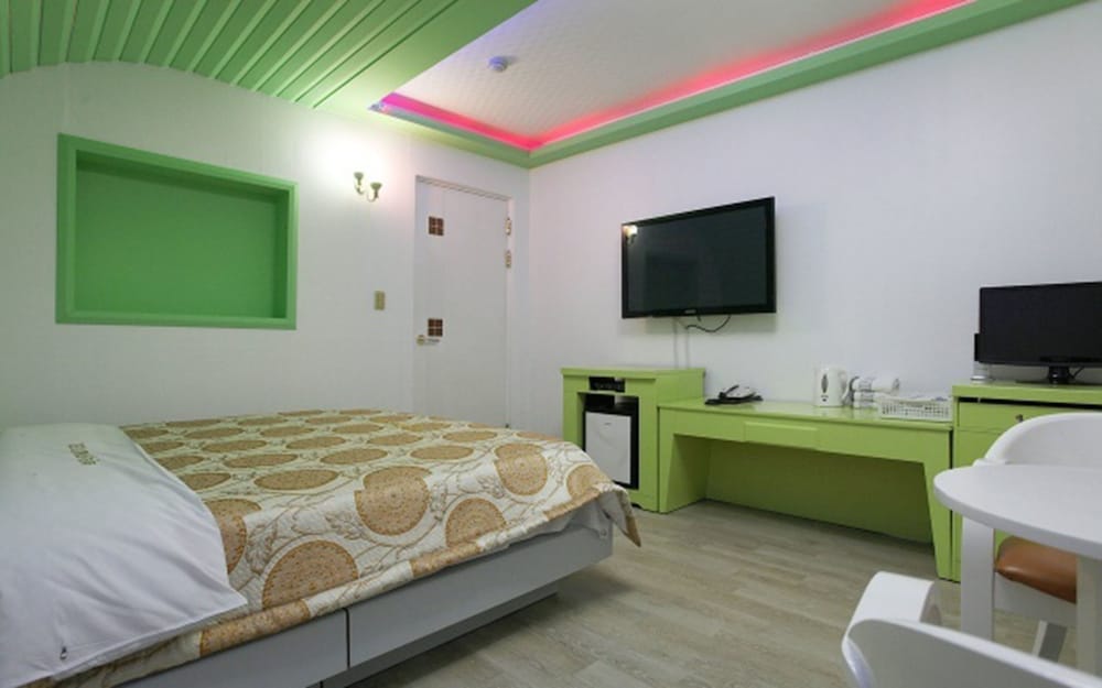Standard Room - Photo 1