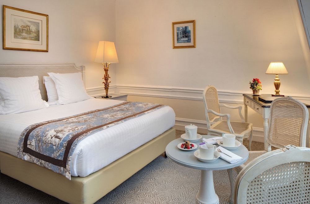 Superior Room, 1 King Bed, City View