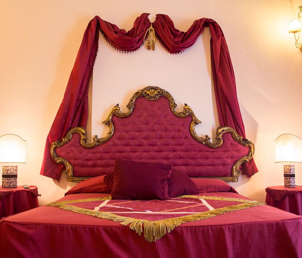 Quadruple Room, Shared Bathroom