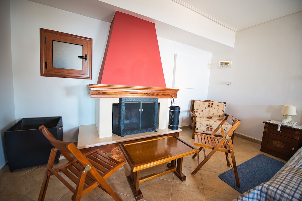 Family Room, Fireplace photo 2
