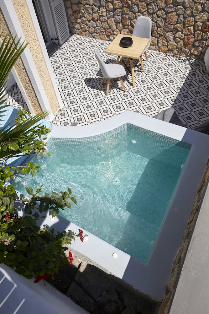 Executive Suite, Hot Tub (Outdoor) - Photo 23