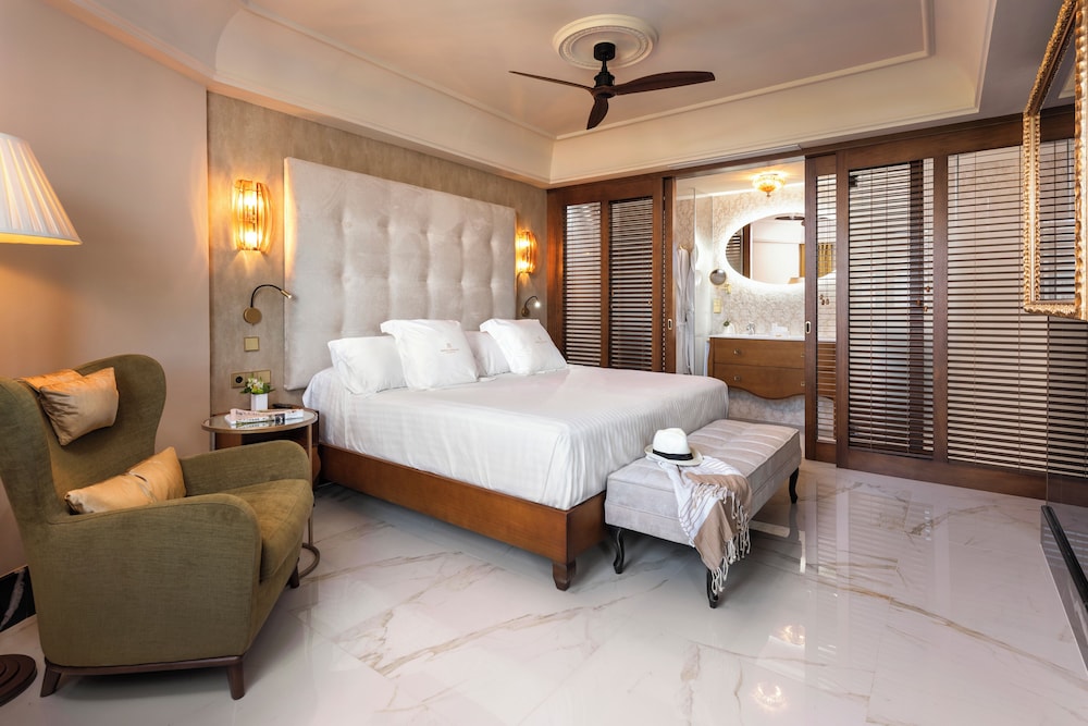 Junior Suite (Premium | 1A1C)