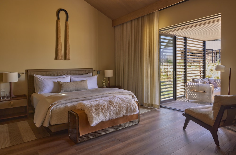 Suite, Multiple Beds (Rambler, Two King Beds) - Photo 4