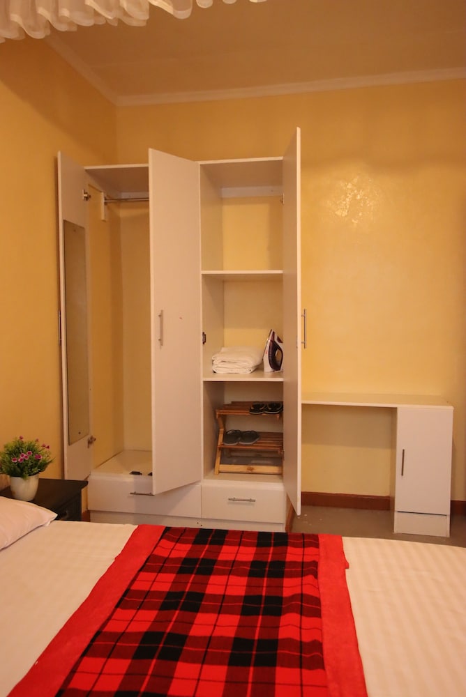 Deluxe House photo 2