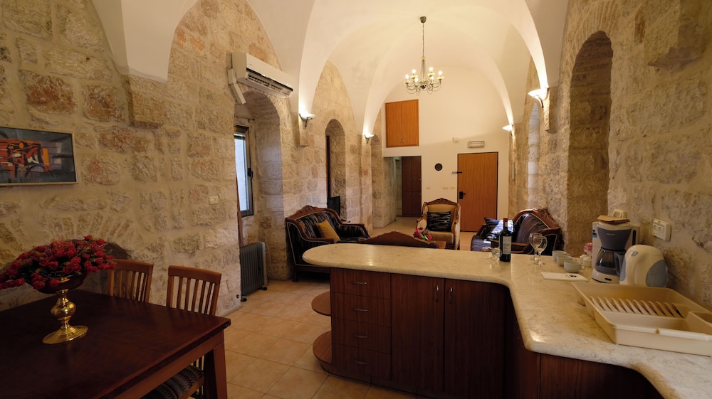 Two-Bedroom Apartment, (1 Double Bed + 2 Single Beds) photo 2