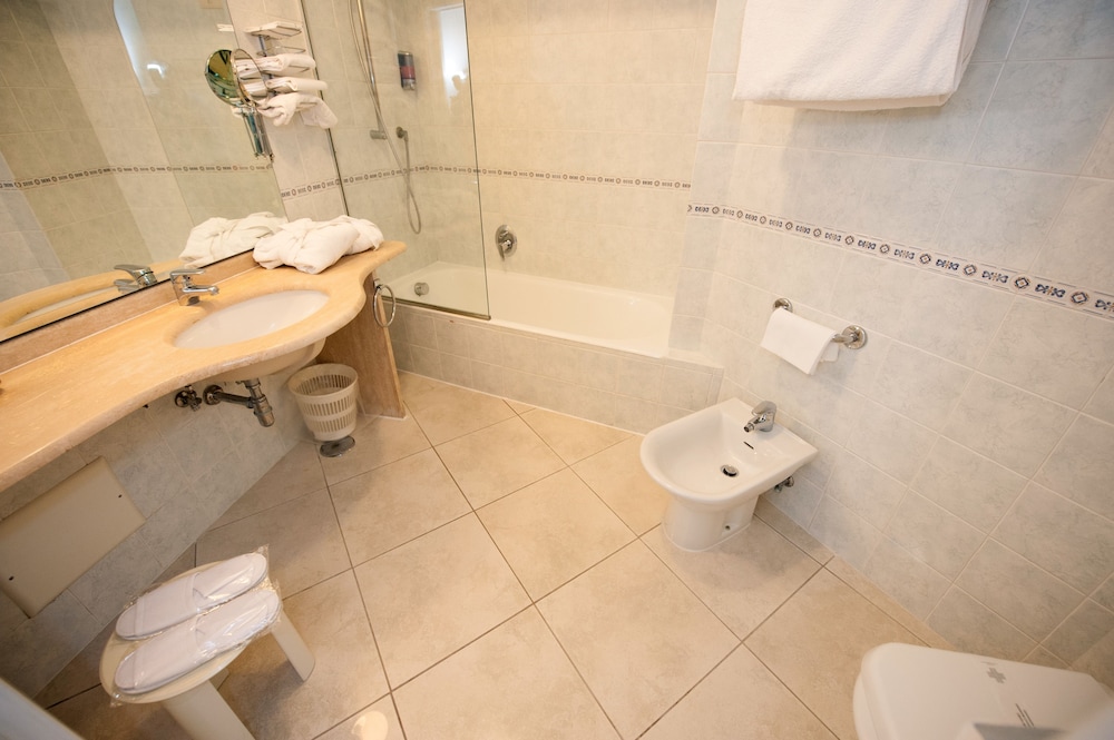 Superior Room, Sea View - Photo 8