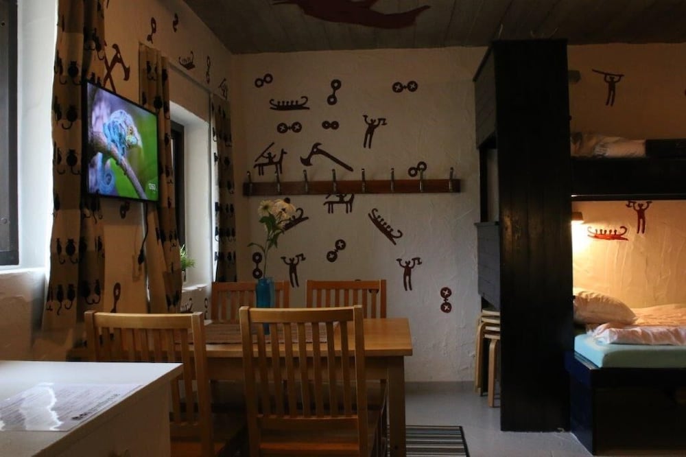 Family Room (Gollum) photo 3