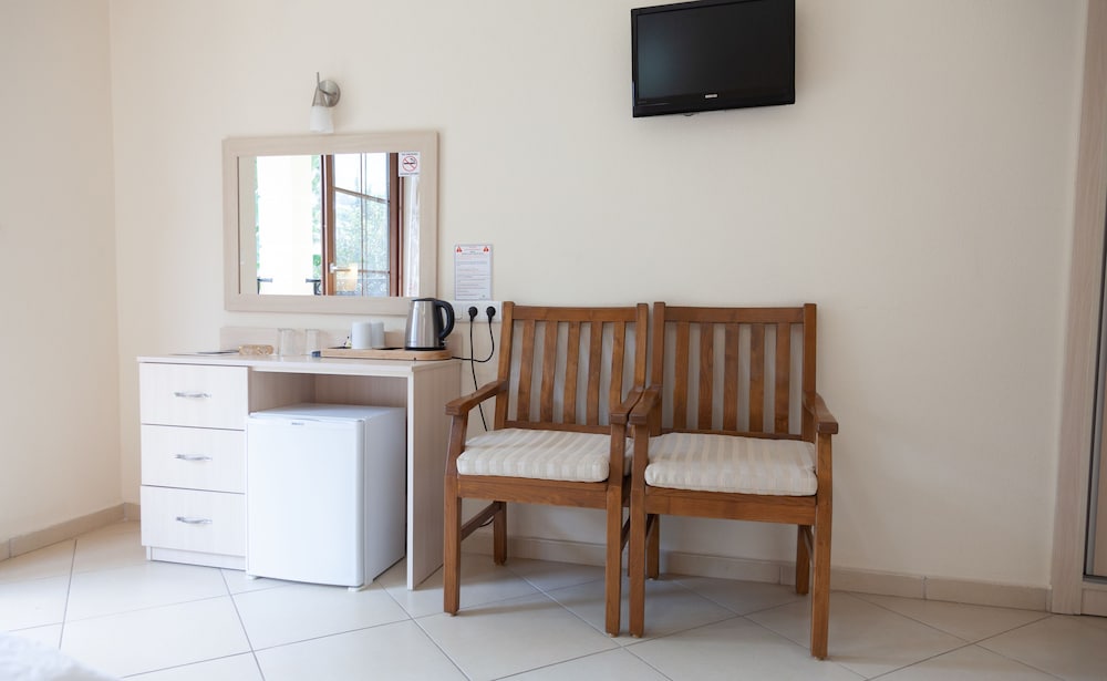 Superior Triple Room, 1 Bedroom, Non Smoking, Mountain View