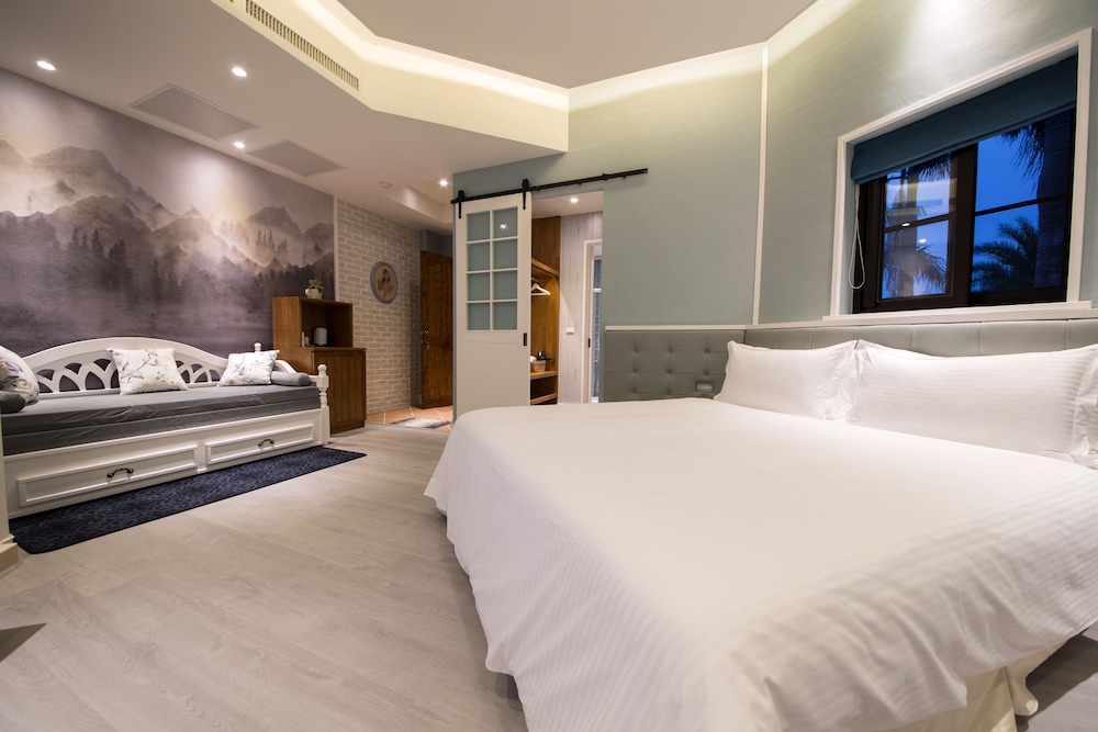 Double Room (305) photo 1