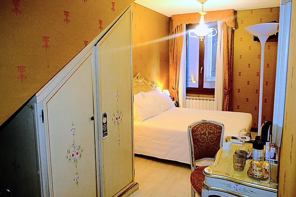 Comfort Double Room, 1 Double Bed, City View, Annex Building