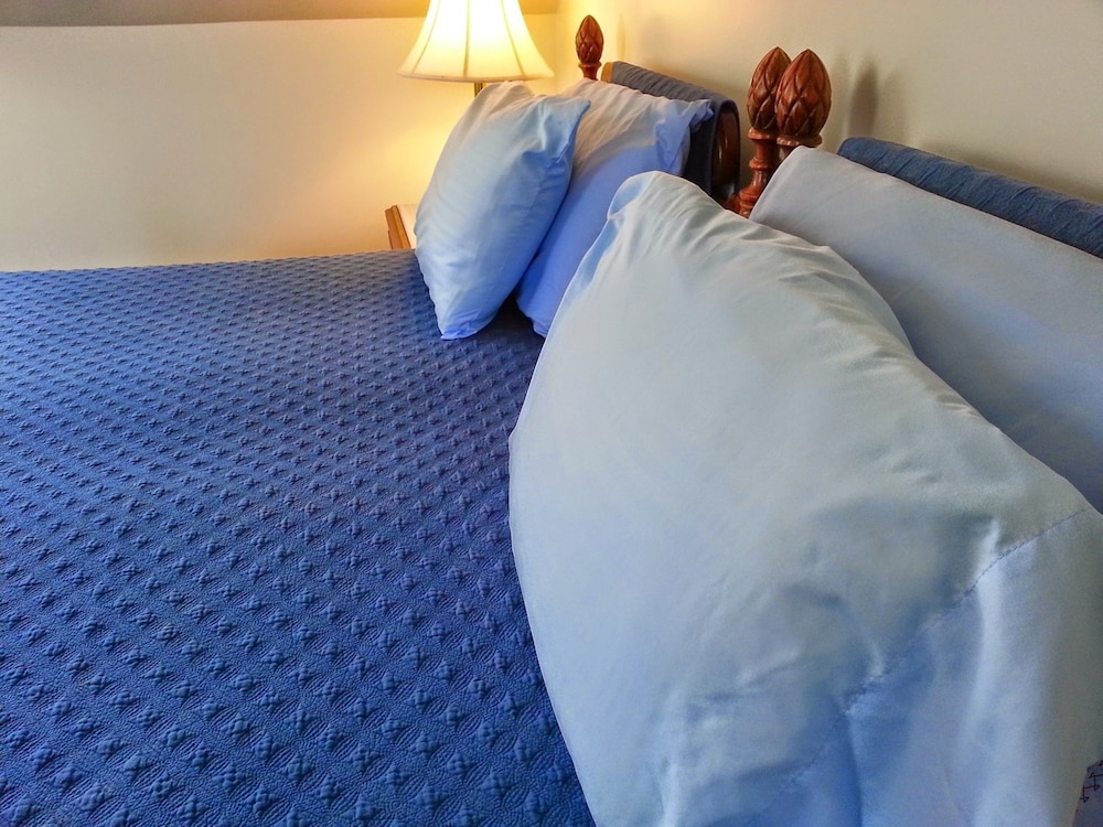 Include Knowles Jr. Suite photo 2