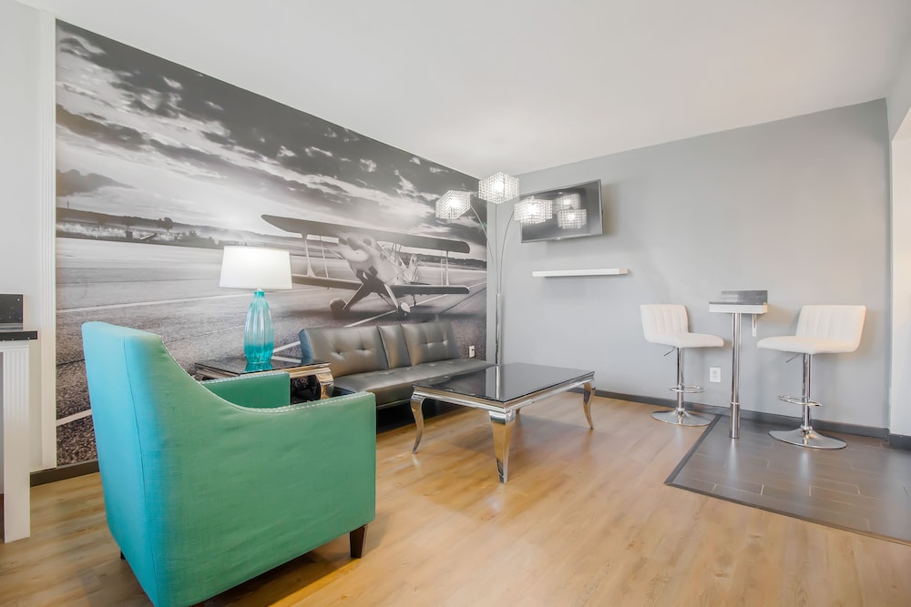 Suite, 1 Bedroom, Kitchenette (King) - Photo 4