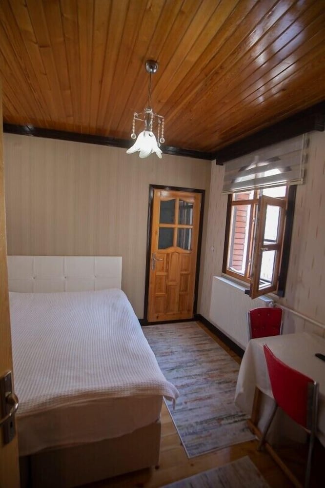 Economy Room photo 2