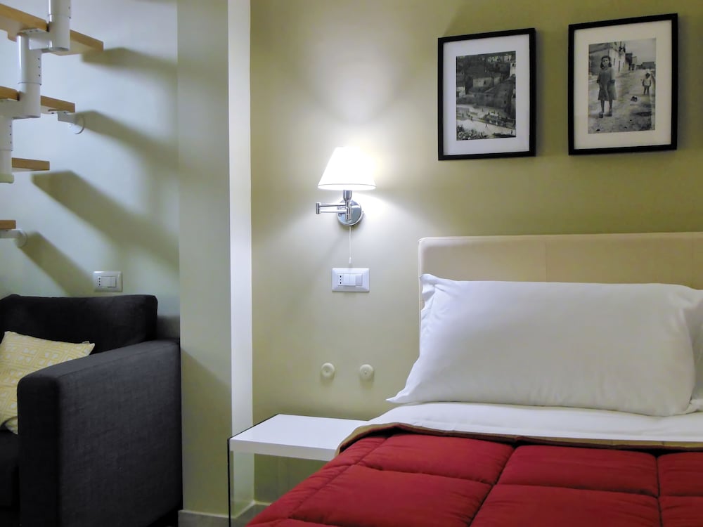 Executive Room - Photo 5