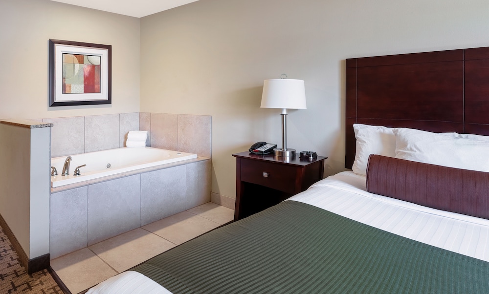 Suite, 1 King Bed, Non Smoking - Photo 1