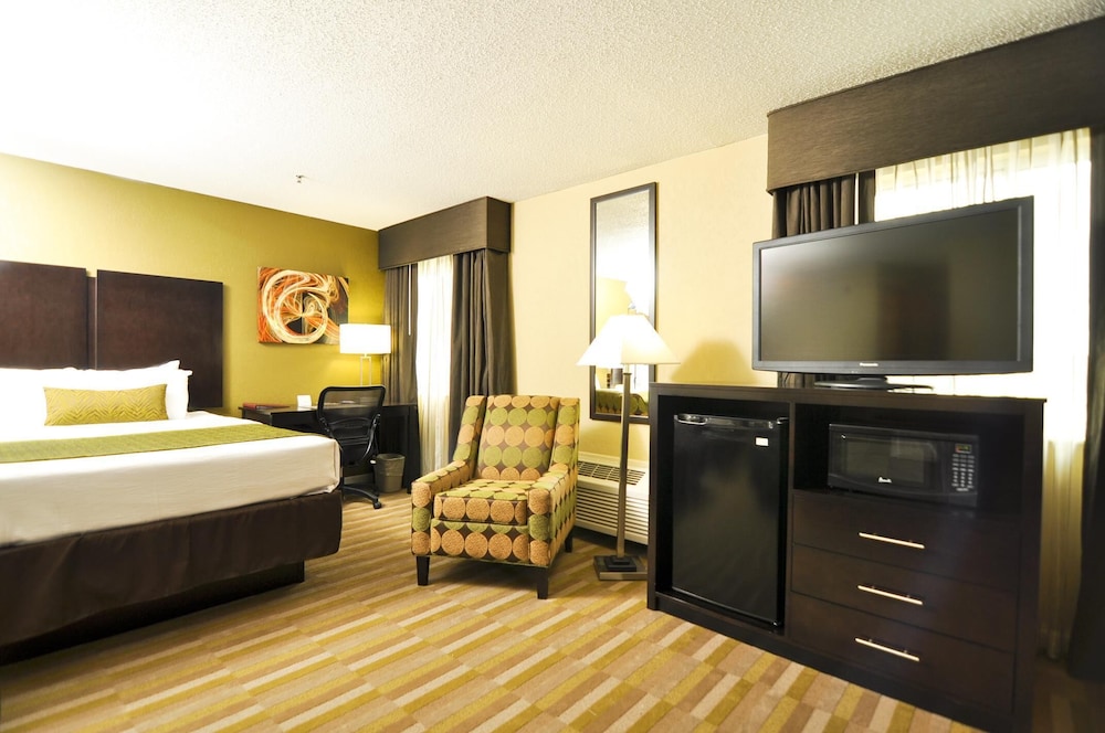 Standard Room, Multiple Beds, Non Smoking, Refrigerator & Microwave photo 2