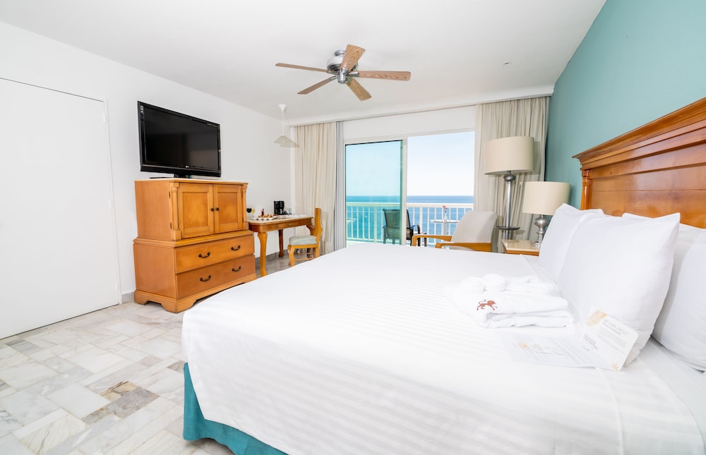 Suite Privilege Club King Ocean View - Photo 2