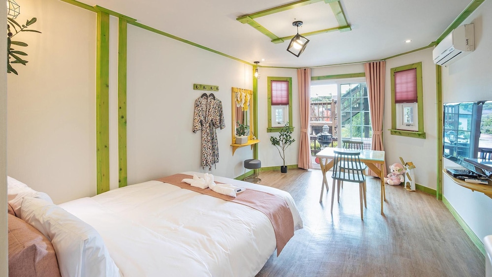 Basic Room, 1 Bedroom (201(with Pet,1st floor)) - Photo 3