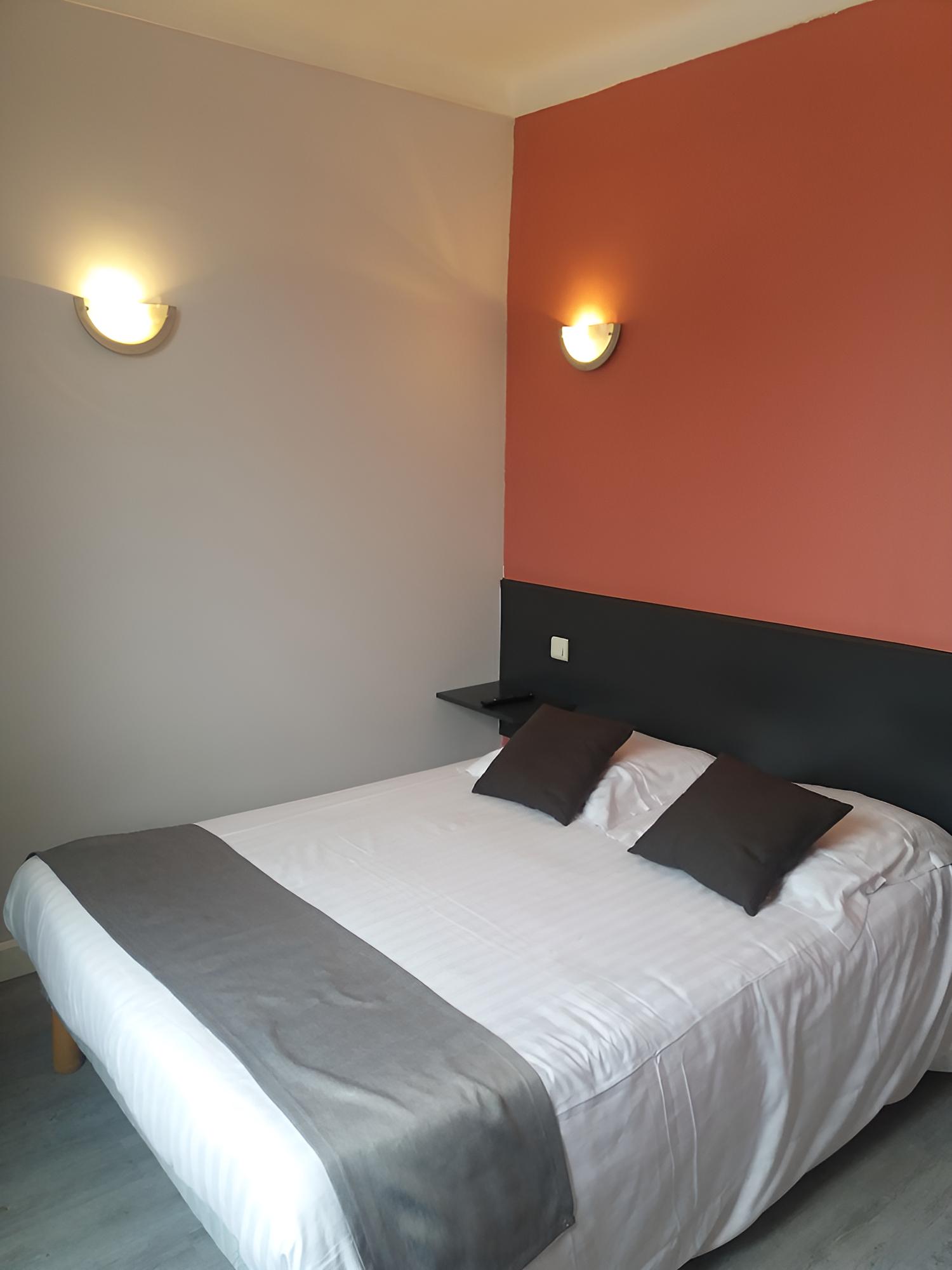 Standard Double Room photo 3