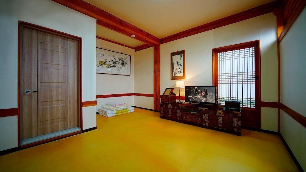 Triple Room, Non Smoking, Private Bathroom (1f, Ondol) photo 3