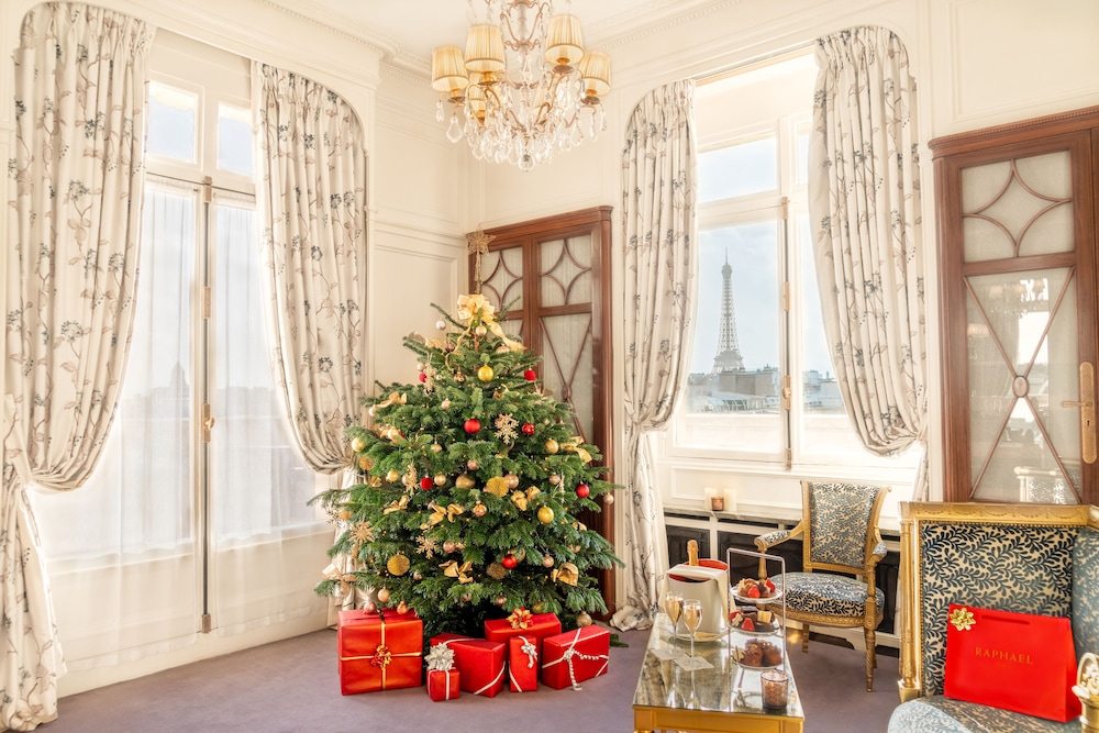 Eiffel Tower Terrace Suite photo 2