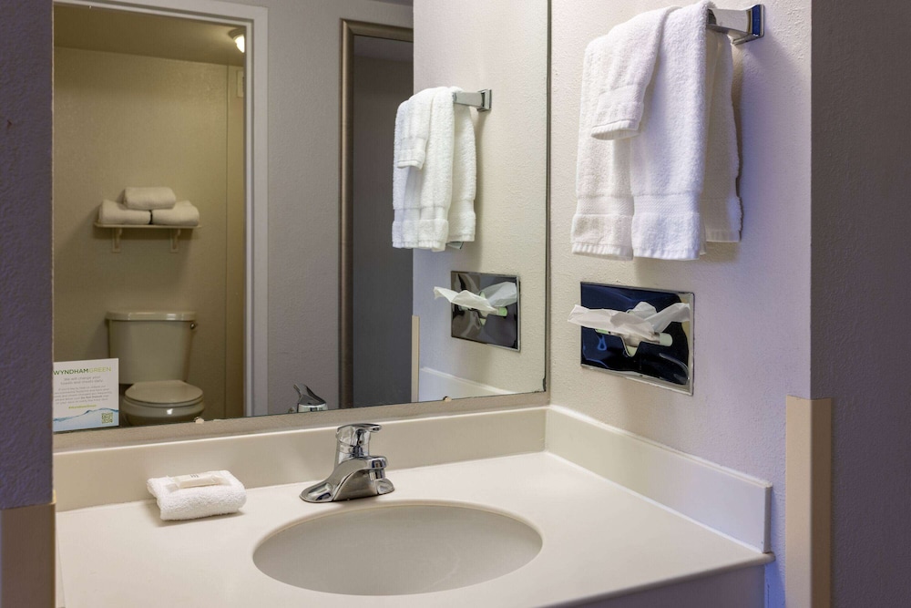 Executive Room, 1 King Bed, Non Smoking - Photo 4
