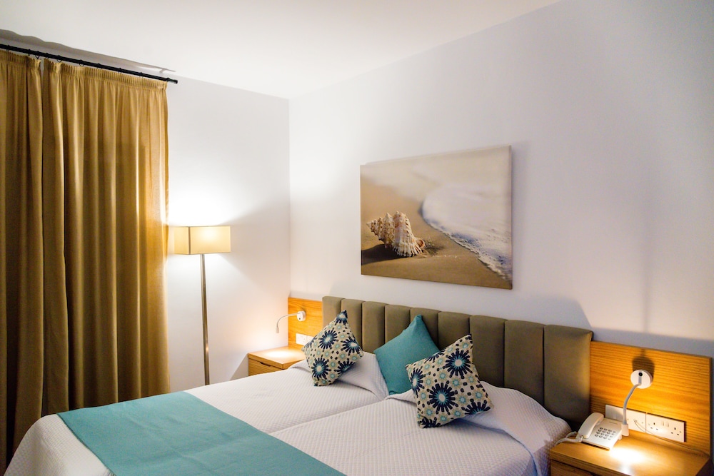 Superior Apartment, Partial Sea View photo 1