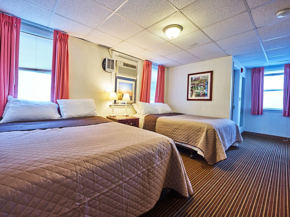 Standard Room, 2 Queen Beds photo 2