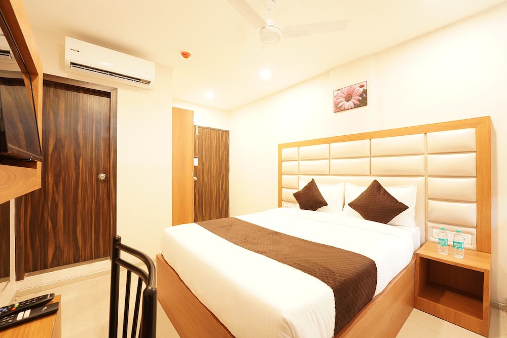 New Sapphire Suite - Photo 9
