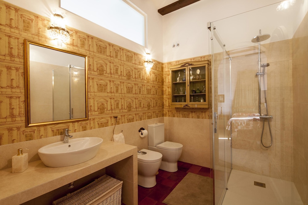 Luxury Cottage, Multiple Bedrooms, Fireplace, Garden View (7 Bedrooms, 7 Bathrooms) photo 3