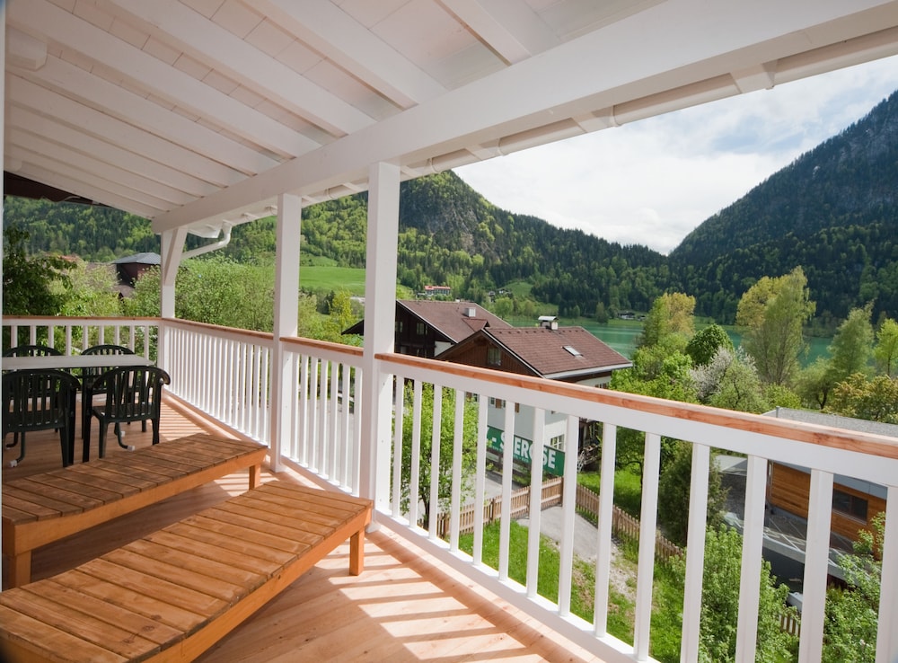 Apartment, 3 Bedrooms, Kitchen, Lake View photo 2