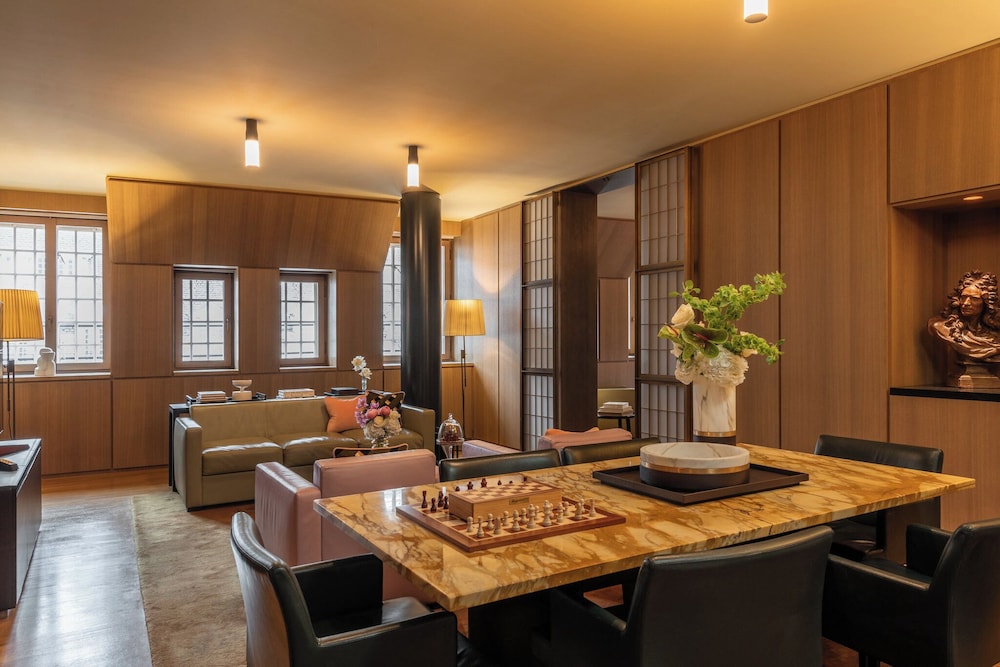 Suite (Oscar)
