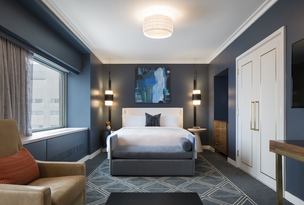 Suite, 1 King Bed (Mile End)