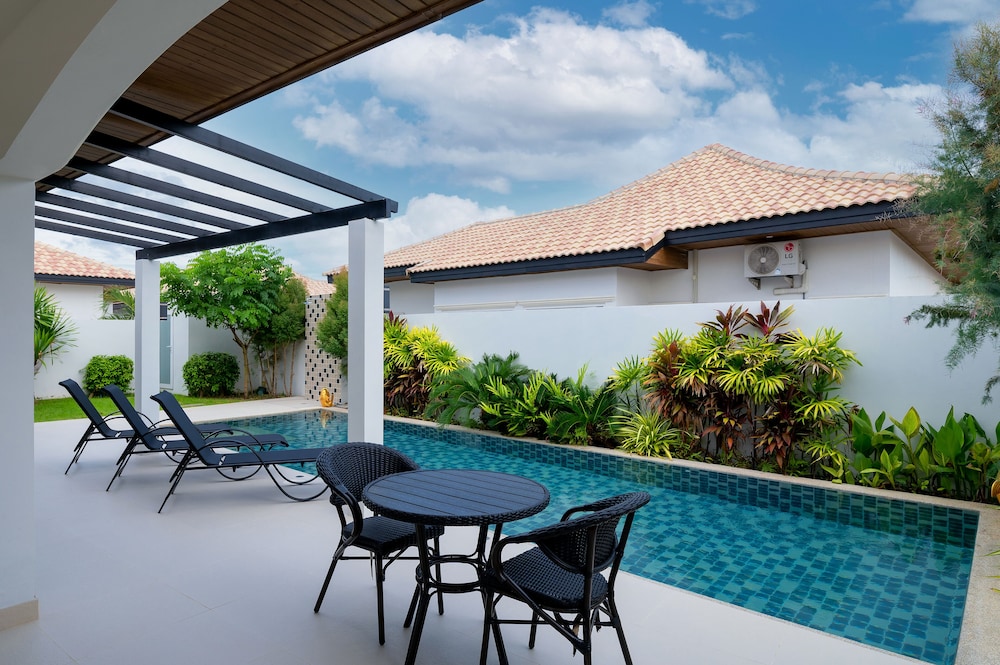 Classic Villa - Photo 7