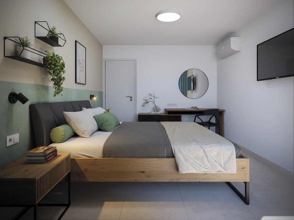Apartment, Balcony, Sea Facing - Photo 2