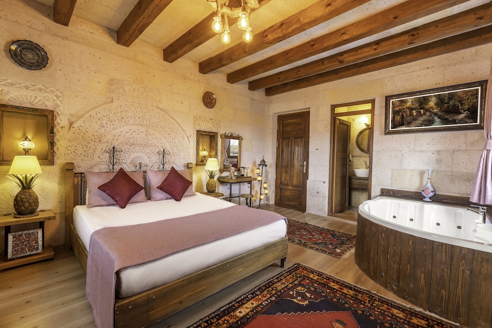 Honeymoon Suite