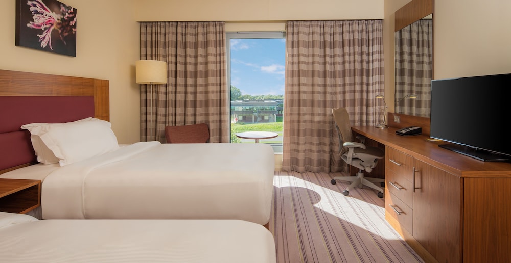 Standard Room, 1 Queen Bed - Photo 17