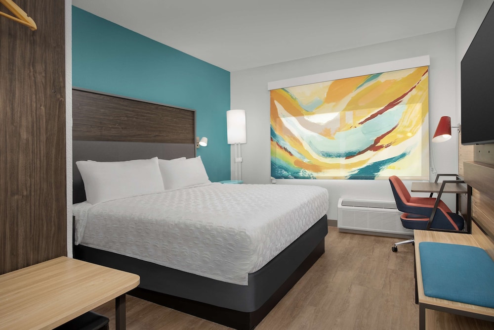 Room, 1 King Bed, Accessible, Bathtub - Photo 3