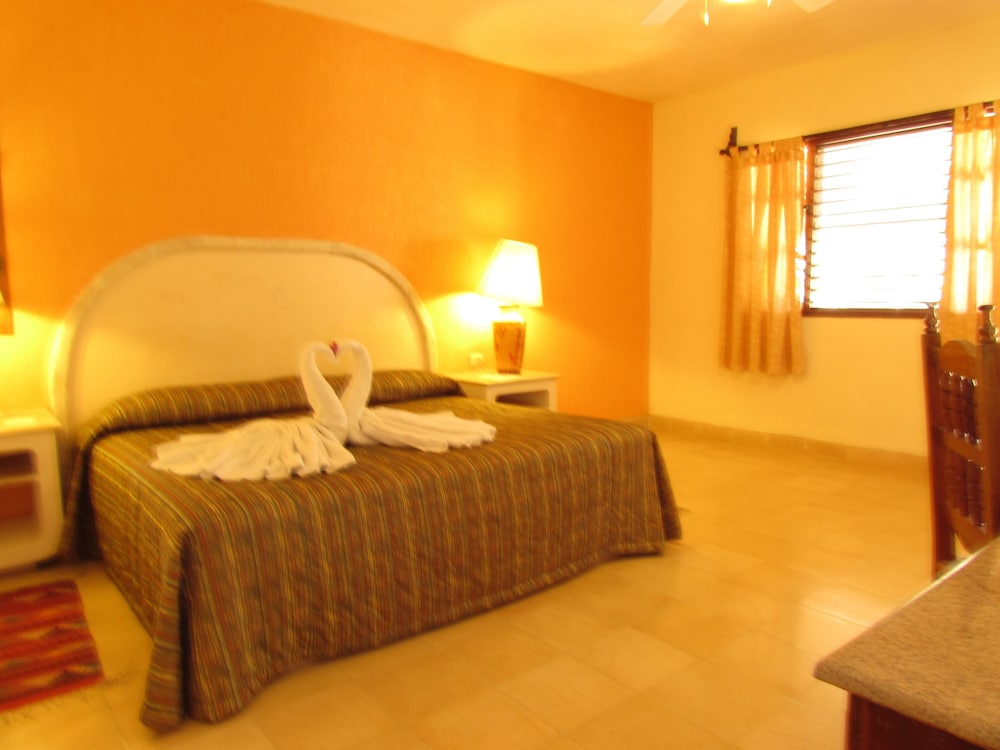 Standard Room, 1 King Bed - Photo 5