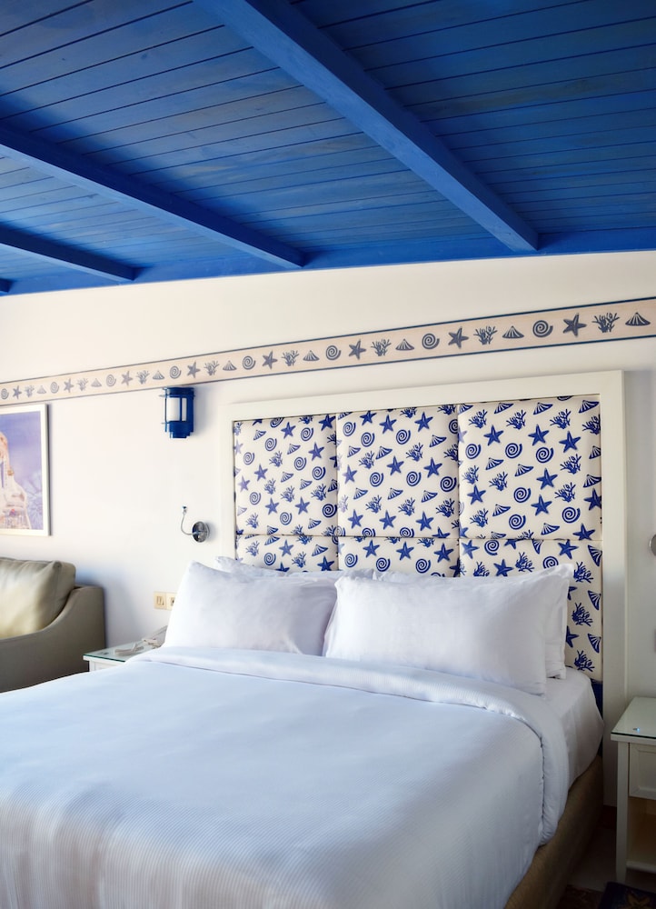 Premium Chalet, 1 King Bed, Kitchenette, Garden View photo 3