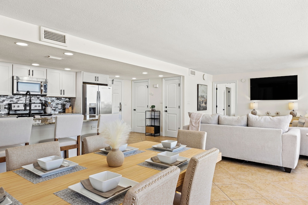"High Tides" - 2 Bedroom 2 Bath Beachfront Condo, photo 6