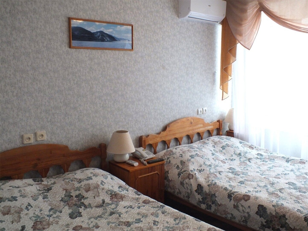 Economy Twin Room photo 1